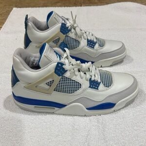 Air Jordan 4 Retro
